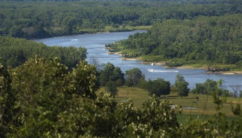 Explore The Historic Lewis And Clark Scenic Byway