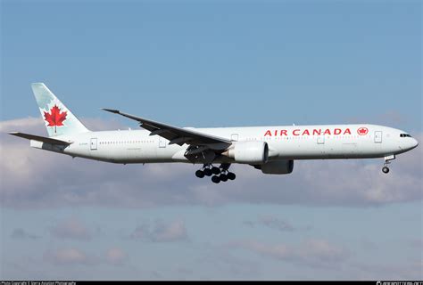 C FIVR Air Canada Boeing 777 333ER Photo By Sierra Aviation Photography