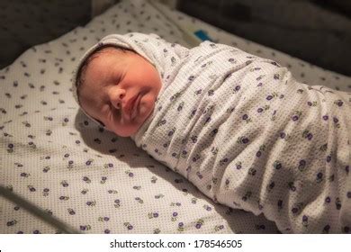 Just Born Baby Boy Icu Hospital Stock Photo 178546505 | Shutterstock