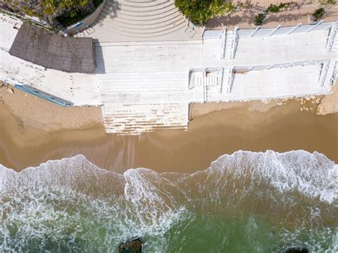 Una impresionante vista aérea de un exclusivo complejo residencial