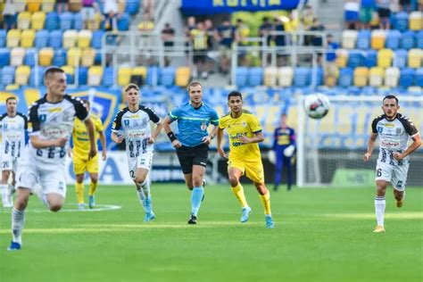 Arka Gdynia narzeka na remis Sandecja Nowy Sącz na sędziowanie