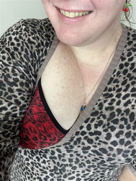 I Used To Be Mormon But Now I Post Slutty Pics Online Nudes Cleavage NUDE PICS ORG