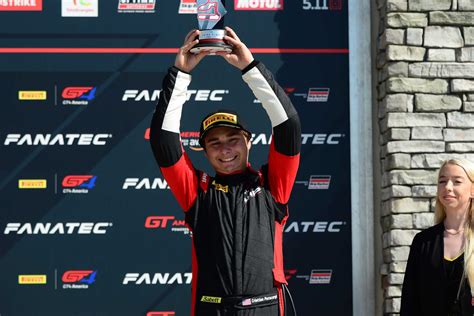 MINI MOTORSPORTS HERITAGE SHOWS UNDERDOG SPIRIT AND DOMINANCE OVER BUSY