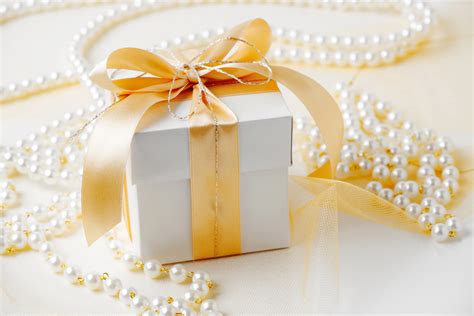 How to Present a Jewelry Gift | Westwood Jewelers Blog