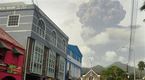 St Vincent volcano: Eruptions likely in coming days, experts warn - BBC ...