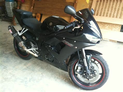 Yamaha R Raven Edition