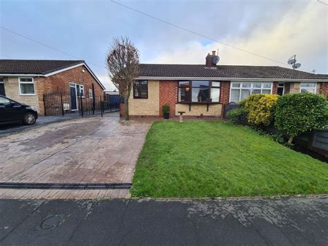 2 Bed Bungalow For Sale In Greenmount Park Kearsley Bolton Bl4 Zoopla