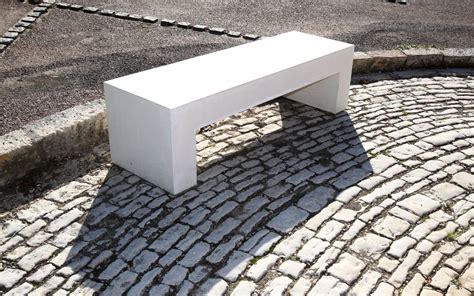 Banc béton préfabriqué banc de ville ou jardin aspect lisse mobilier