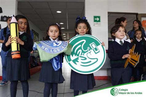 Izada de Bandera Entrega de Símbolos grado Transición Colegio Mayor