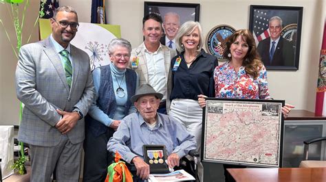 Pace veteran celebrates 100th birthday with party at Pensacola VA clinic