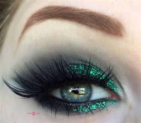 New Years Eve Dark And Glittery Emerald Green Smokey Eye Makeup