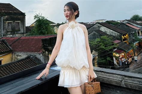 V Trung V Hu Nh T N Sinh Xinh Nh Hot Girl L Nh N Vi N V N Ph Ng B O D N Tr