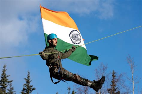 Spartan Paratroopers And Indian Army Troops Share Mountaineering