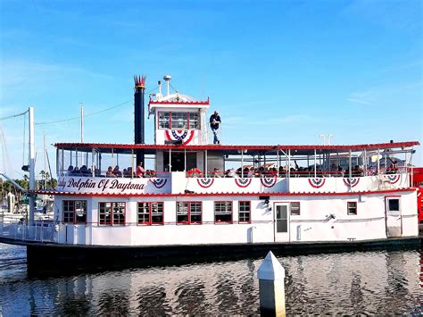 Scenic Dinner and River Cruise