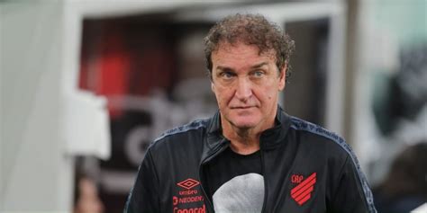 Cuca técnico do Athletico PR fala sobre anulação de condenação