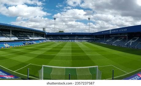 60 Queens Park Rangers Stadium Images, Stock Photos, 3D objects ...