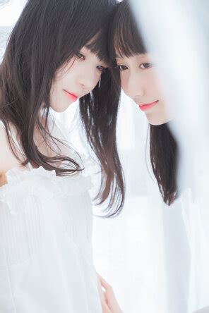 KimemeOwO 木绵绵OwO 朝 白裙白裙 KimemeOwO 木绵绵OwO 朝 白裙白裙 50 Porn Pic