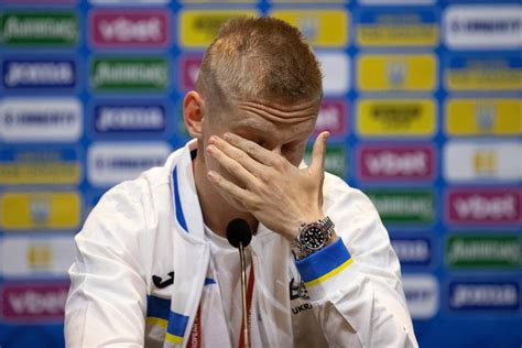 Ukraines Oleksandr Zinchenko Breaks Down In Tears And Thanks Scotland