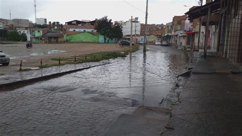 Chuva Alaga Ruas E Derruba Rvore Em Bairros De Caruaru Blog Do