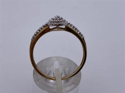 Ring Mit Vielen Kleinen Diamanten Er Gold Karat Goldring