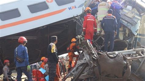 Basarnas Gunakan Alat Ekstraksi Untuk Evakuasi Korban Tabrakan Kereta