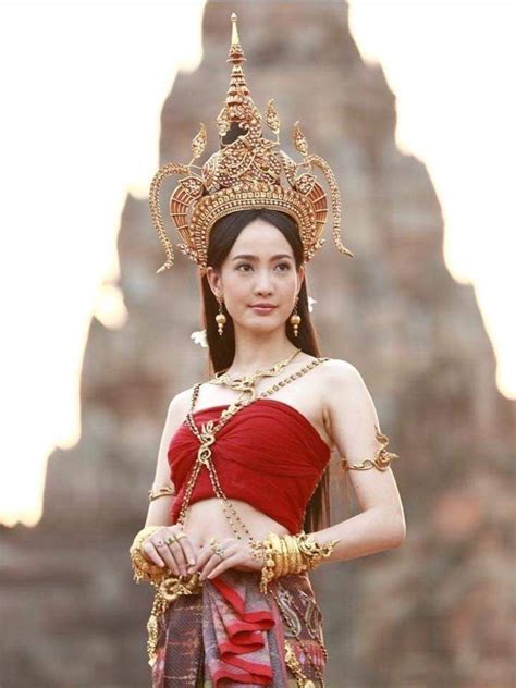 Résultat De Recherche D Images Pour Taew Natapohn Tameeruks Thai Traditional Dress