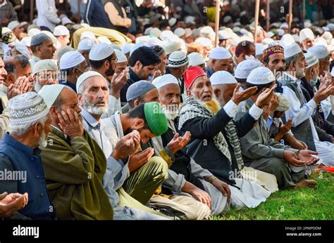 Srinagar India Th Apr Kashmiri Muslims Pray At The Hazratbal