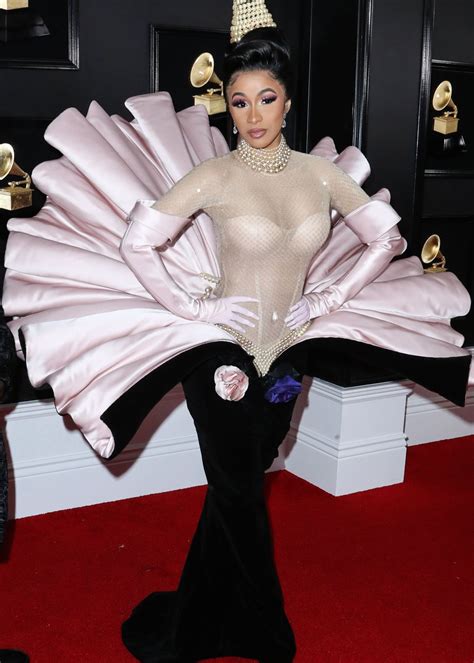 Best Grammys Outfits on the Red Carpet Through the Years, Photos ...