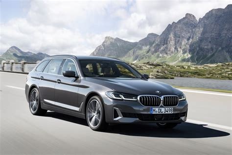 2021 Bmw 5 Series Facelift Revealed G30 Lci Gets New Looks Powertrains 545e Xdrive Plug In