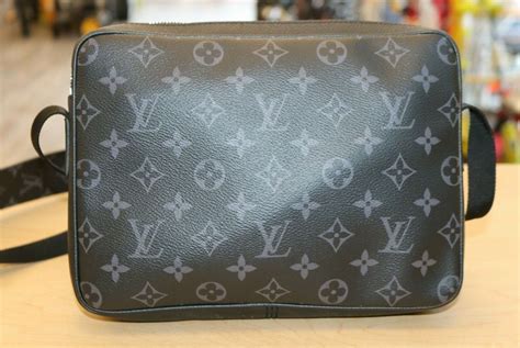 Louis Vuitton Taigarama Outdoor Messenger Bag Black M Gem