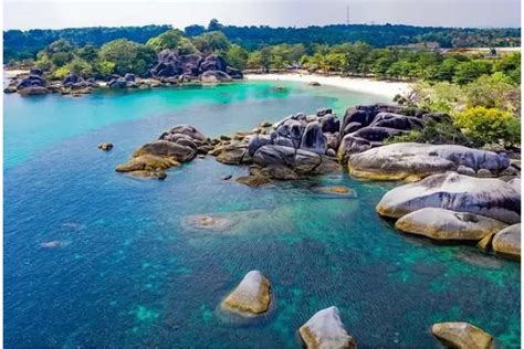 Catat Nih Deretan Wisata Pantai Di Pulau Belitung Yang Harus Masuk