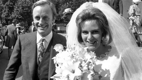 Camilla Parker Bowles Camilla Primo Matrimonio 51 Anni Fa Con Andrew