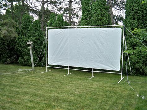 Outdoor Movie Screen – Westaby Home