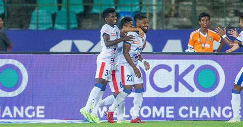 ISL Bengaluru FC Held To 1 1 Draw By 10 Man Chennaiyin FC