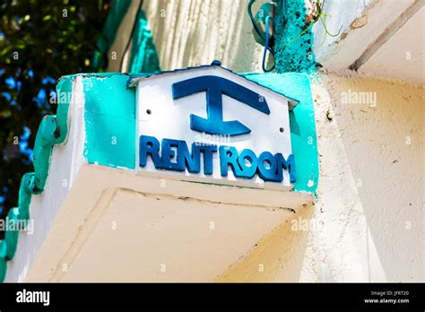 Room for rent sign hi-res stock photography and images - Alamy