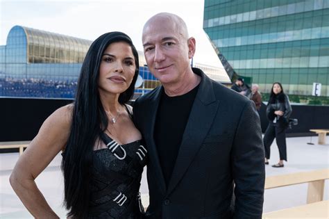 Get To Know Jeff Bezos' Fiancee Lauren Sanchez: Task, Net Truly Worth ...