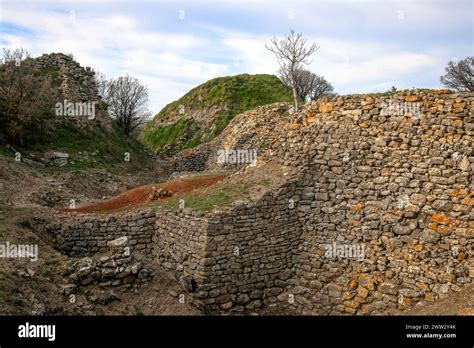 Ruins of the ancient city of Troy, Turkey Stock Photo - Alamy