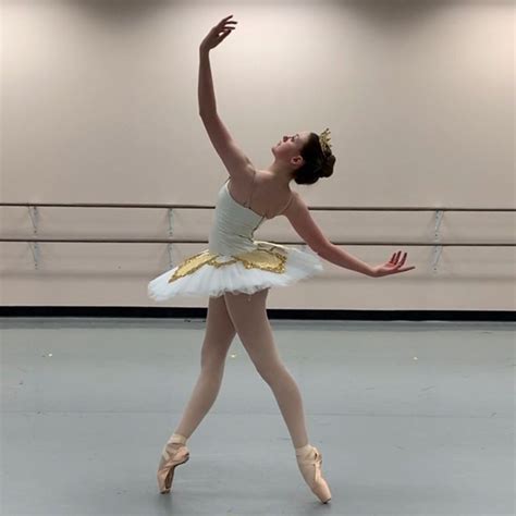 Qanda With American Ballerina Grace Davis A Bender Fan