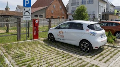 E Mobilität in Renningen Neue Ladesäulen für 280 000 Euro Böblingen