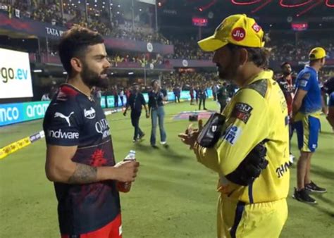 Virat Kohli bursts into laughter while chatting with MS Dhoni