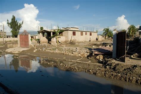 Hurricane Aftermath editorial stock photo. Image of debris - 7516033