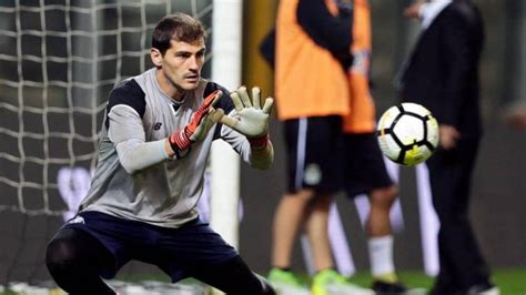 Iker Casillas cuelga los guantes y formará parte del cuerpo técnico del