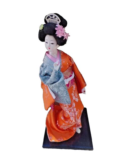 ANCIENNE POUPÉE GEISHA japonaise en kimono orange tête et mains en