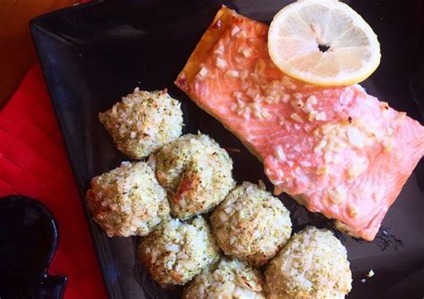 Salmón a la miel con albóndigas de brócoli y arroz horno Receta de