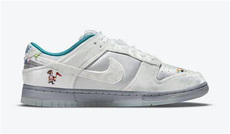 NIKE MIRA LA NAVIDAD CON ESTAS DUNK LOW Zapatillasysneakers