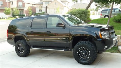 New LIfted 2011 Suburban | GMC Truck Forum