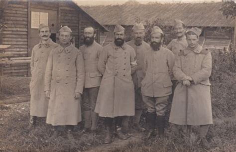 X Cpa Carte Photo Groupe Militaire Devant Baraquement Me Et M