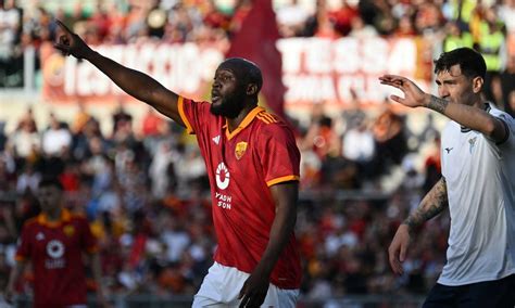 Roma Le Condizioni Di Smalling E Lukaku In Vista Del Napoli Serie A