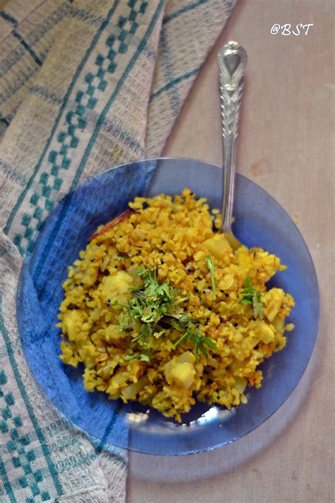 Aloo Poha | Batata Poha ~ Beaten Rice Flakes with Potatoes - The Big ...