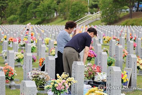 호국보훈의 달 앞둔 대전현충원 연합뉴스